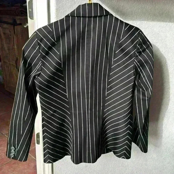 Dana Buchman size 4 black white striped blazer - Picture 2 of 3